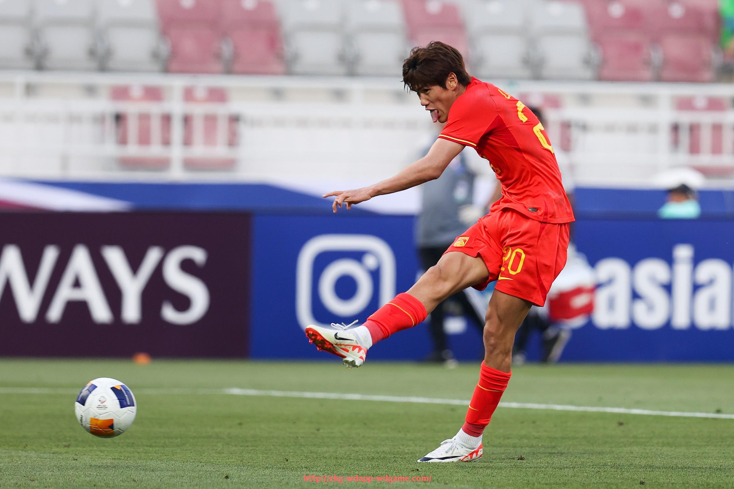 问鼎娱乐官网-日本足球队长效力德甲的纪录及其影响力评估