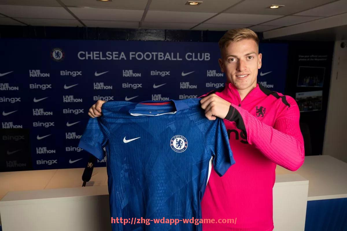 问鼎娱乐官网-世俱杯与奥运会足球项目观众构成与收视率差异分析